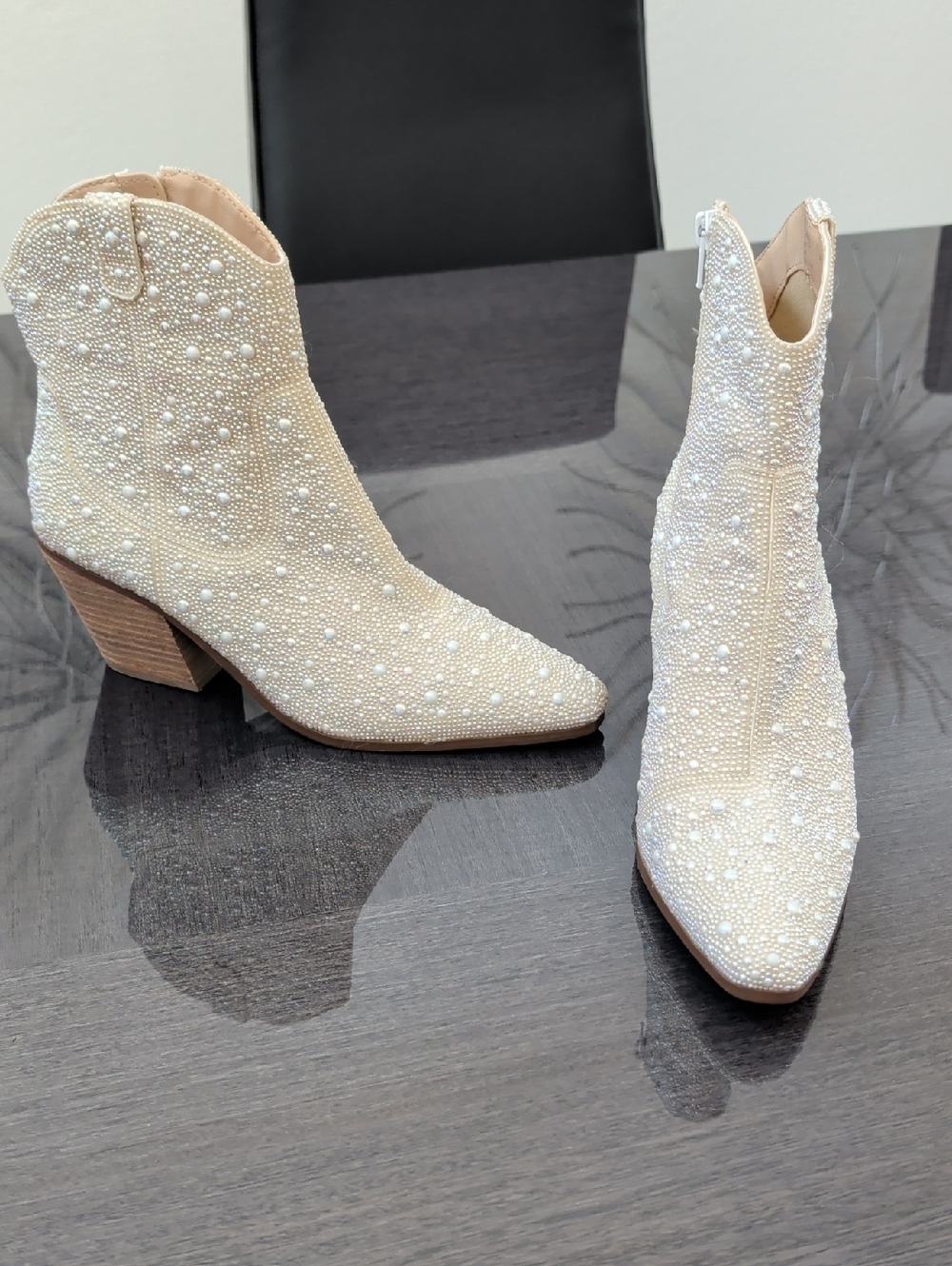 Near New Betsey Johnson DIVA Pearl Glass Stone Embellished Cowboy Boot 9.5 Cream